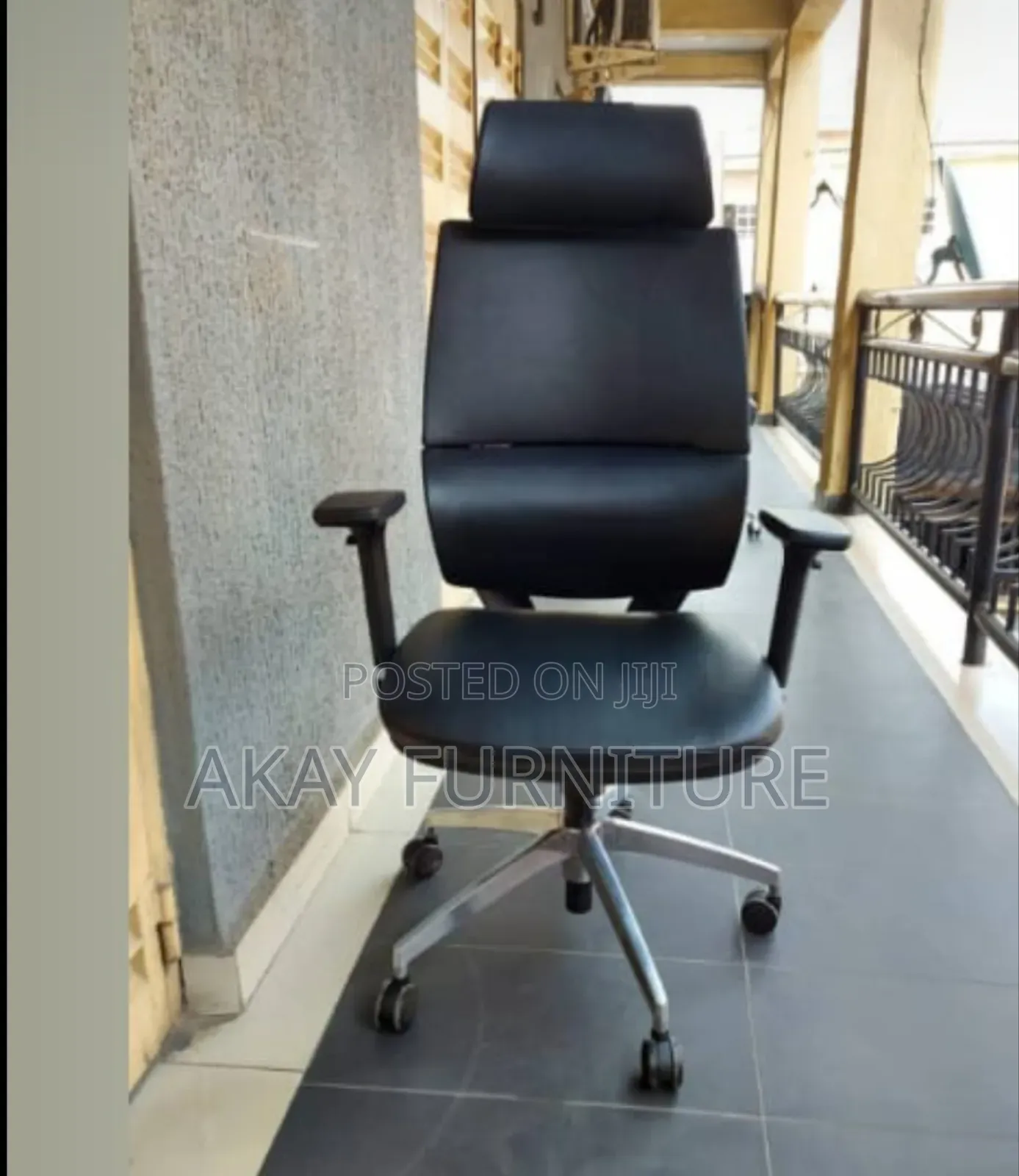 Executive Swivel Office Chair