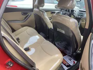 Hyundai Elantra SE Coupe FWD (1.8L 4cyl 6A) 2013 Red