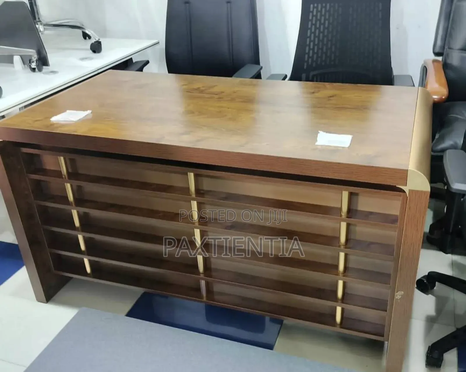 Executive 1.4m Office Desk (Striped)