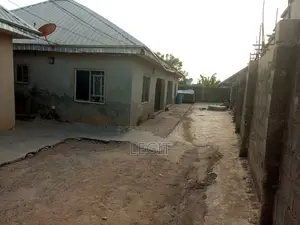 2bdrm Block of Flats in Minna for sale