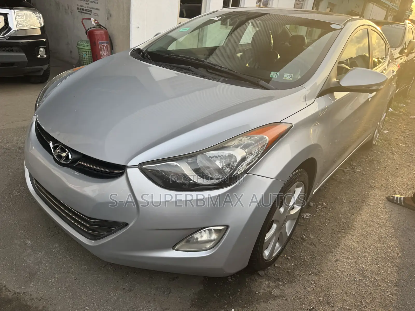 Hyundai Elantra Limited 2012 Silver