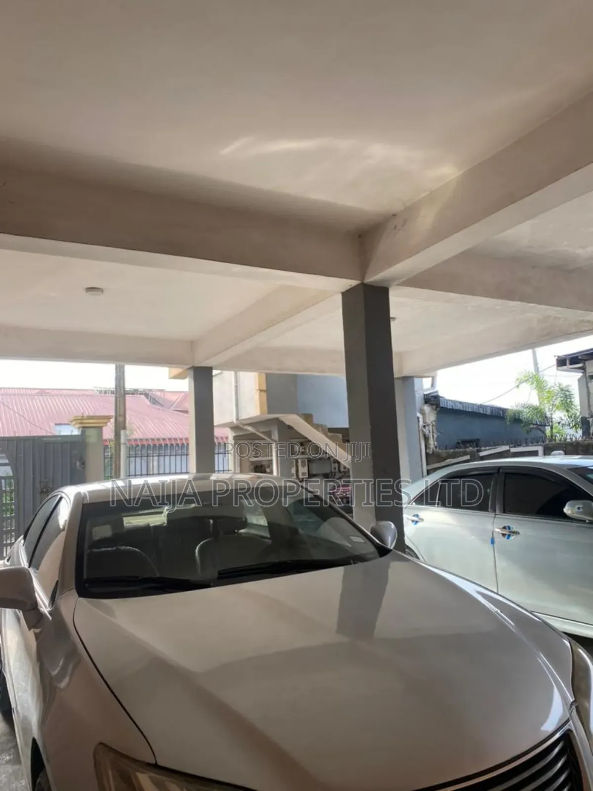 3bdrm Block of Flats in Abijo for sale