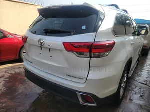 Toyota Highlander Limited 4x4 V6 (3.5L 6cyl 8A) 2017 Black