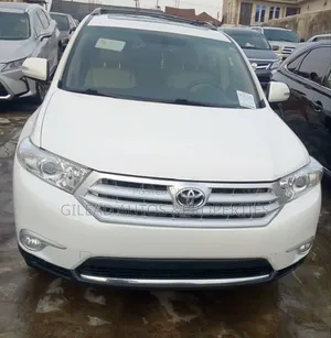 Toyota Highlander SE 3.5L 4WD 2013 White