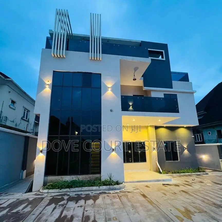 5bdrm Penthouse in Kolapo Ishola Gra, Akobo for sale