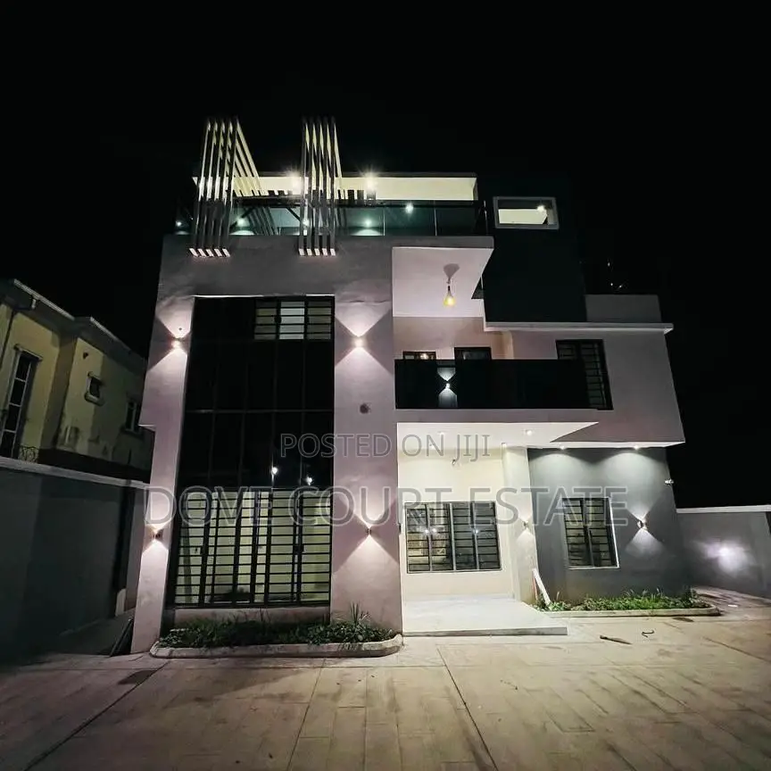 5bdrm Penthouse in Kolapo Ishola Gra, Akobo for sale