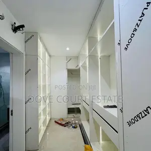 5bdrm Penthouse in Kolapo Ishola Gra, Akobo for sale