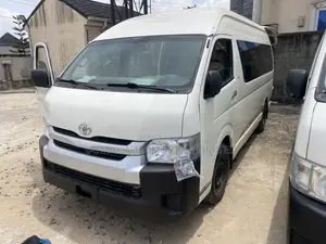 Toyota HiAce 2015 White