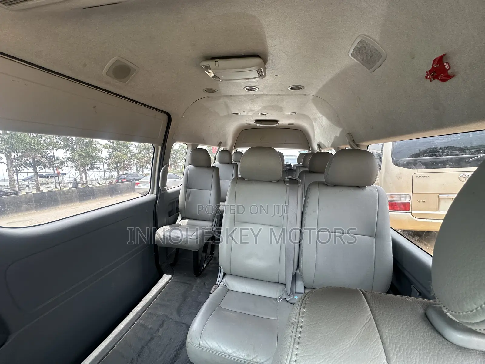 Toyota HiAce 2018 White
