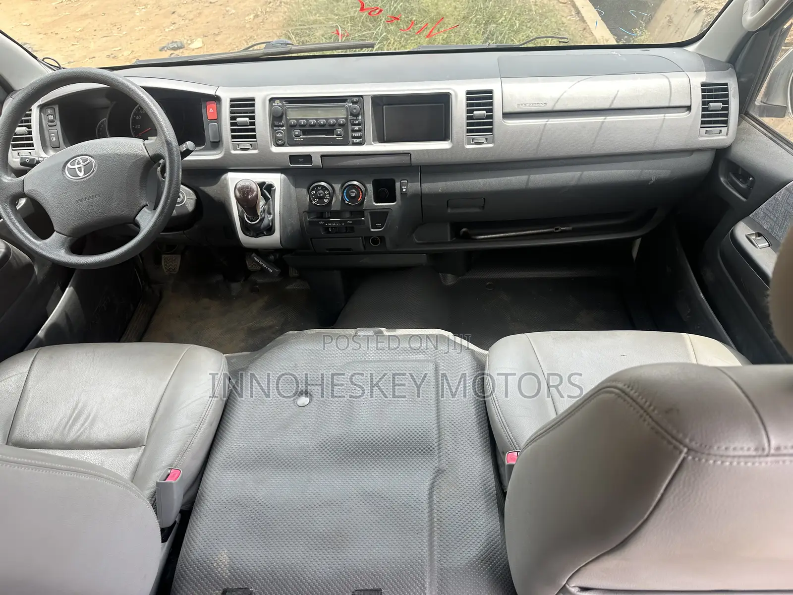 Toyota HiAce 2018 White