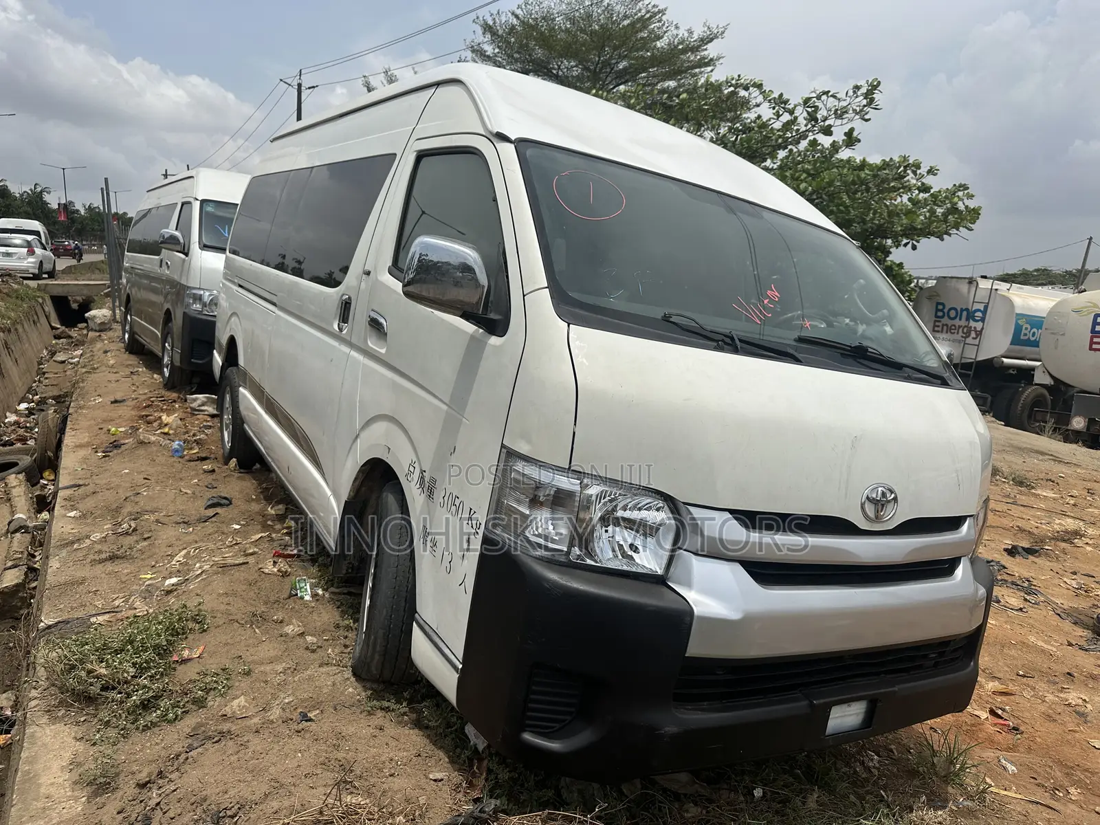 Toyota HiAce 2018 White