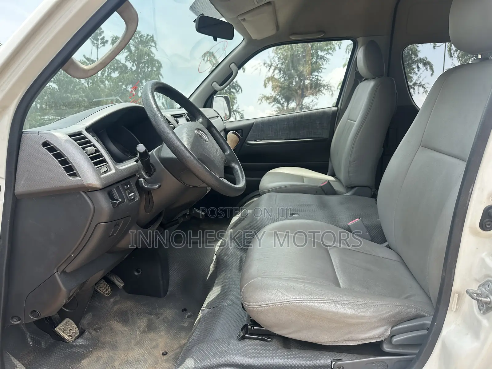 Toyota HiAce 2018 White
