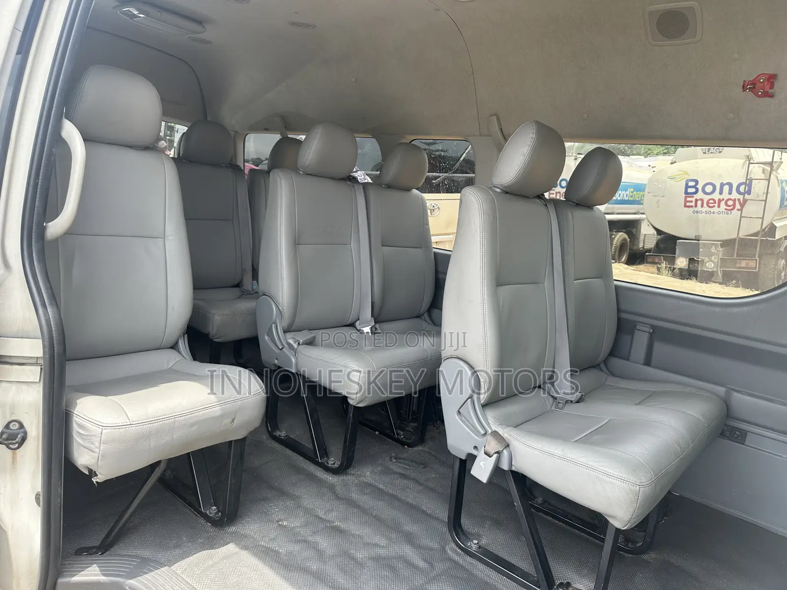 Toyota HiAce 2018 White