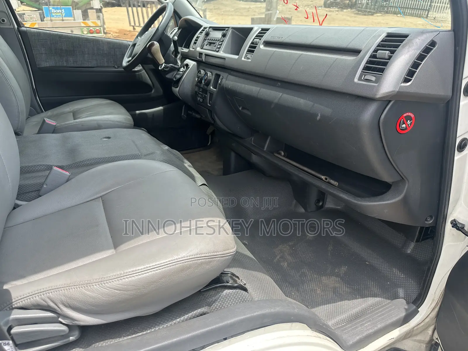 Toyota HiAce 2018 White