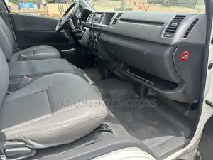 Toyota HiAce 2018 White