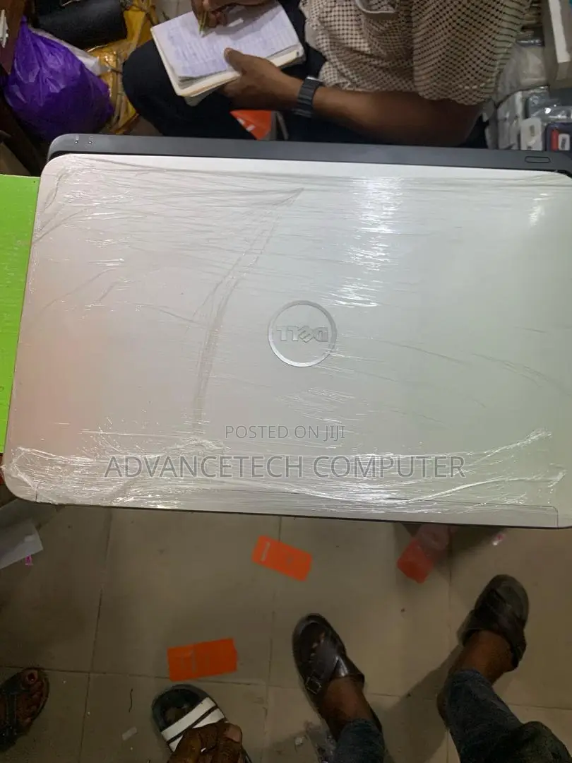 Laptop Dell XPS 15 (L502X) 8GB Intel Core I7 HDD 500GB