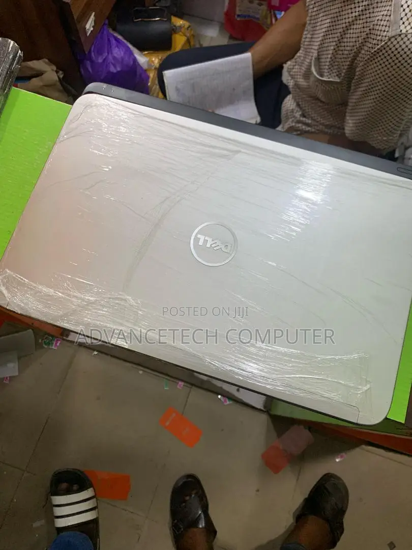Laptop Dell XPS 15 (L502X) 8GB Intel Core I7 HDD 500GB