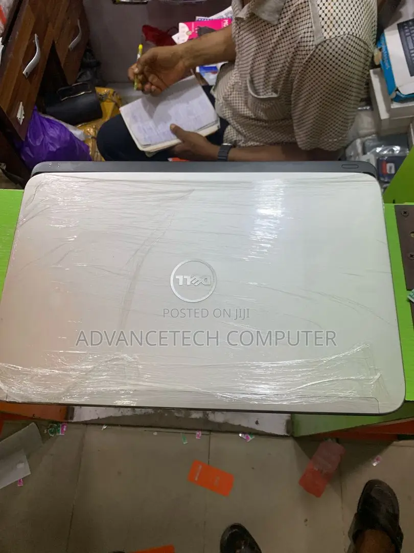 Laptop Dell XPS 15 (L502X) 8GB Intel Core I7 HDD 500GB