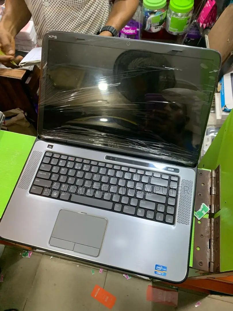 Laptop Dell XPS 15 (L502X) 8GB Intel Core I7 HDD 500GB