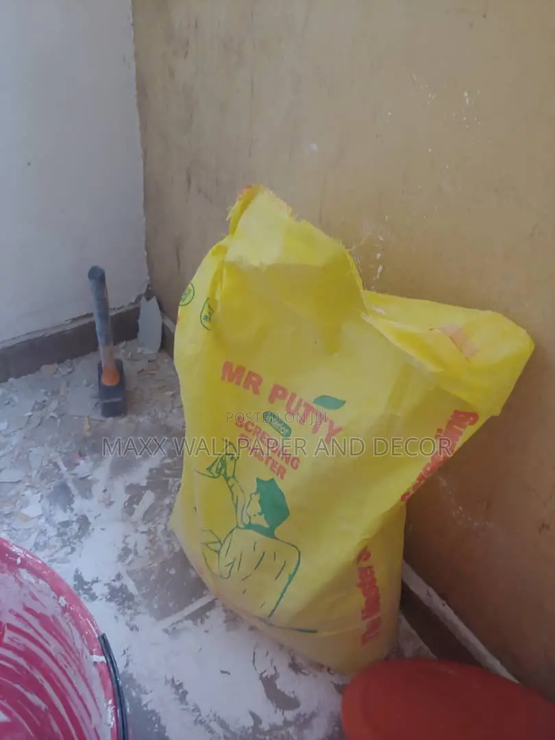 Homeowners: Protect Your Walls With My Putty Screeding