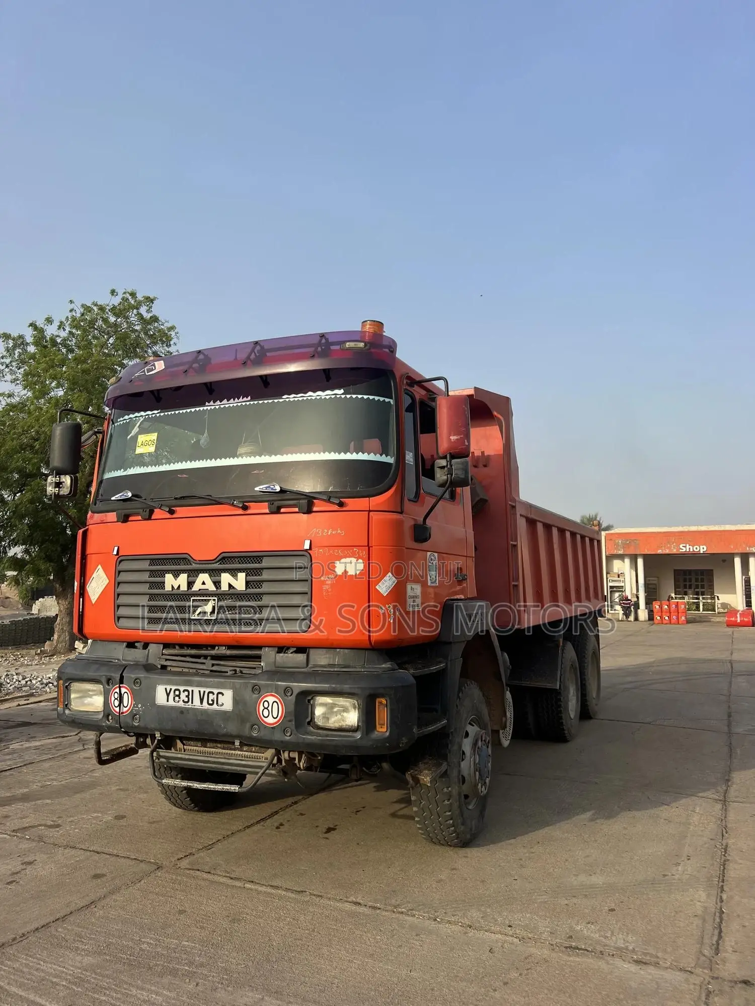 MAN T42 2000 Red