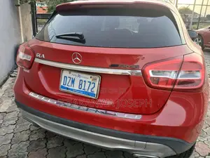 Mercedes-Benz GLA-Class 2017 Burgundy
