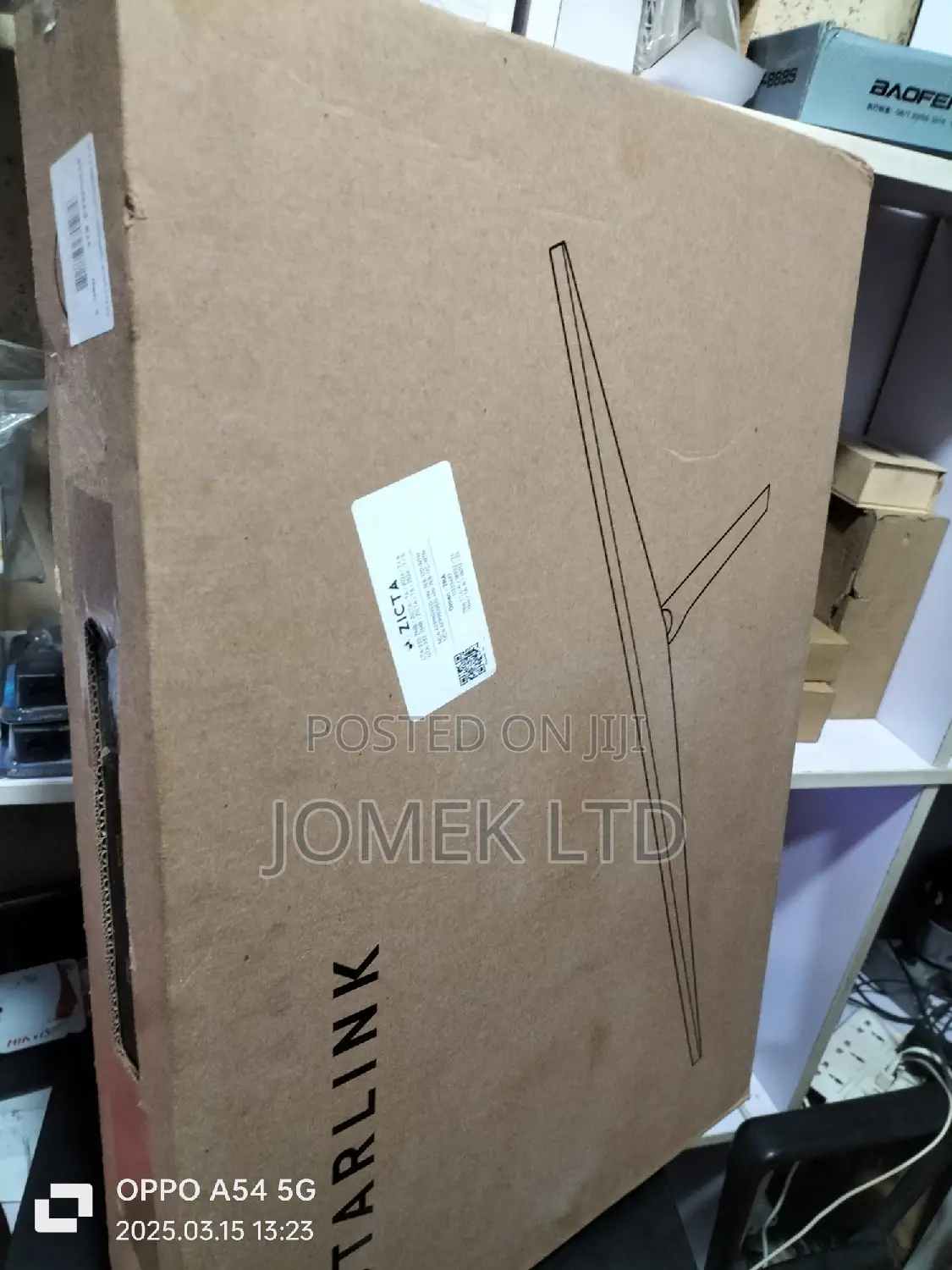 Starlink Standard V3 Mesh Router and Starlink Mounting Kit