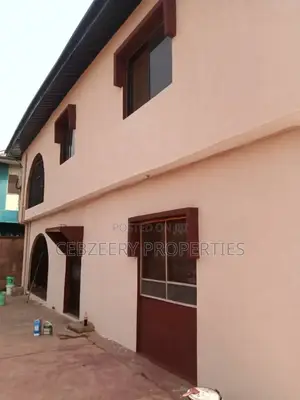 3bdrm Block of Flats in Akute Ajuwon for sale