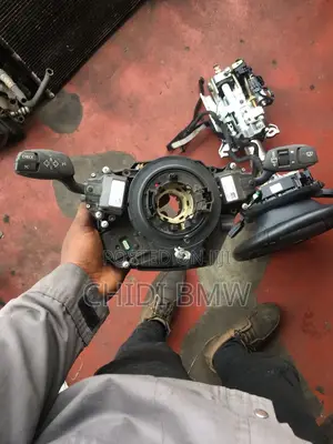 BMW E90 E60 X3 X5 X6 Steering Angle Sensor/Horn Control
