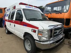 Photo - Ford E350 2008 White