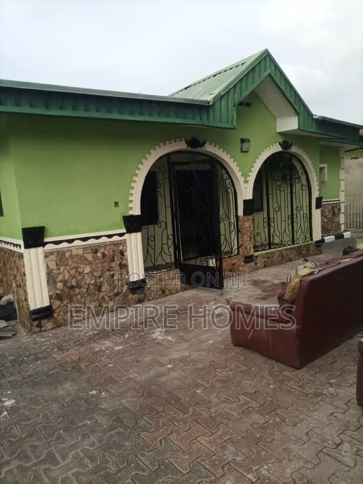 4bdrm Bungalow in Happy Way Estate, Ipaja for sale