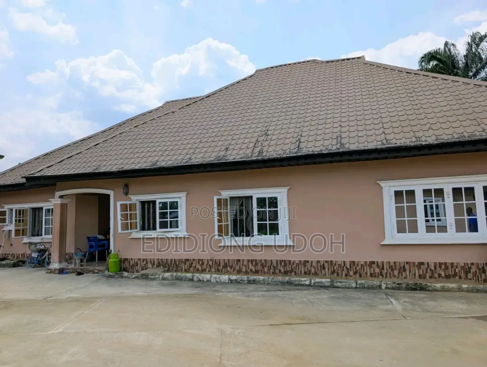 4bdrm Bungalow in Akpasak Estate, Uyo, for sale