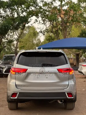 Toyota Highlander XLE 2019 Silver