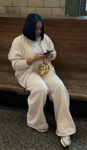 Photo - Zara Luxury Zipper Cardigan Set
