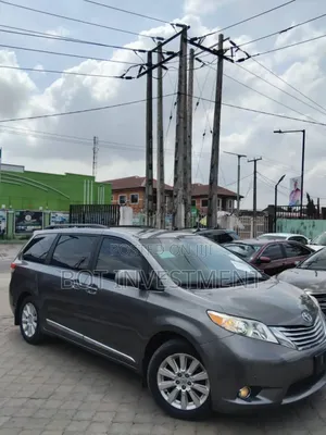 Toyota Sienna XLE 7 Passenger Mobility 2012 Green
