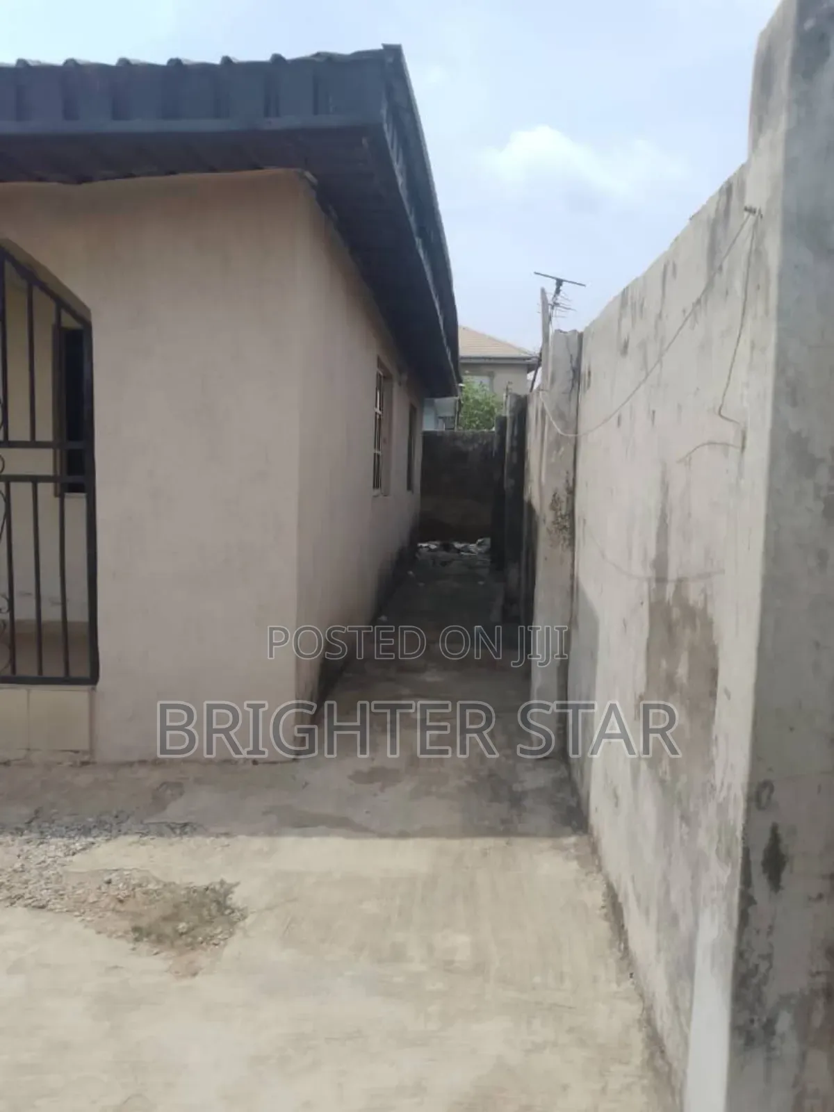 2bdrm Bungalow in Ayobo for sale