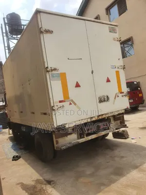 Truck for Hullage or Relocation Services
