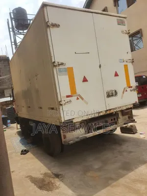 Delivery for Hullage or Relocation- 7.5 Tons Truck