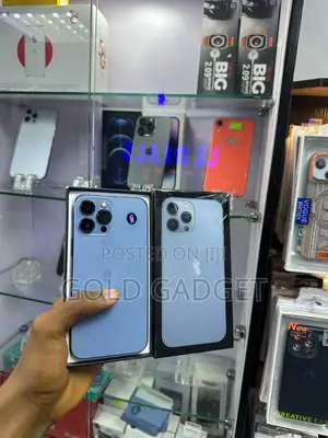 Photo - Apple iPhone 13 Pro Max 128 GB Blue