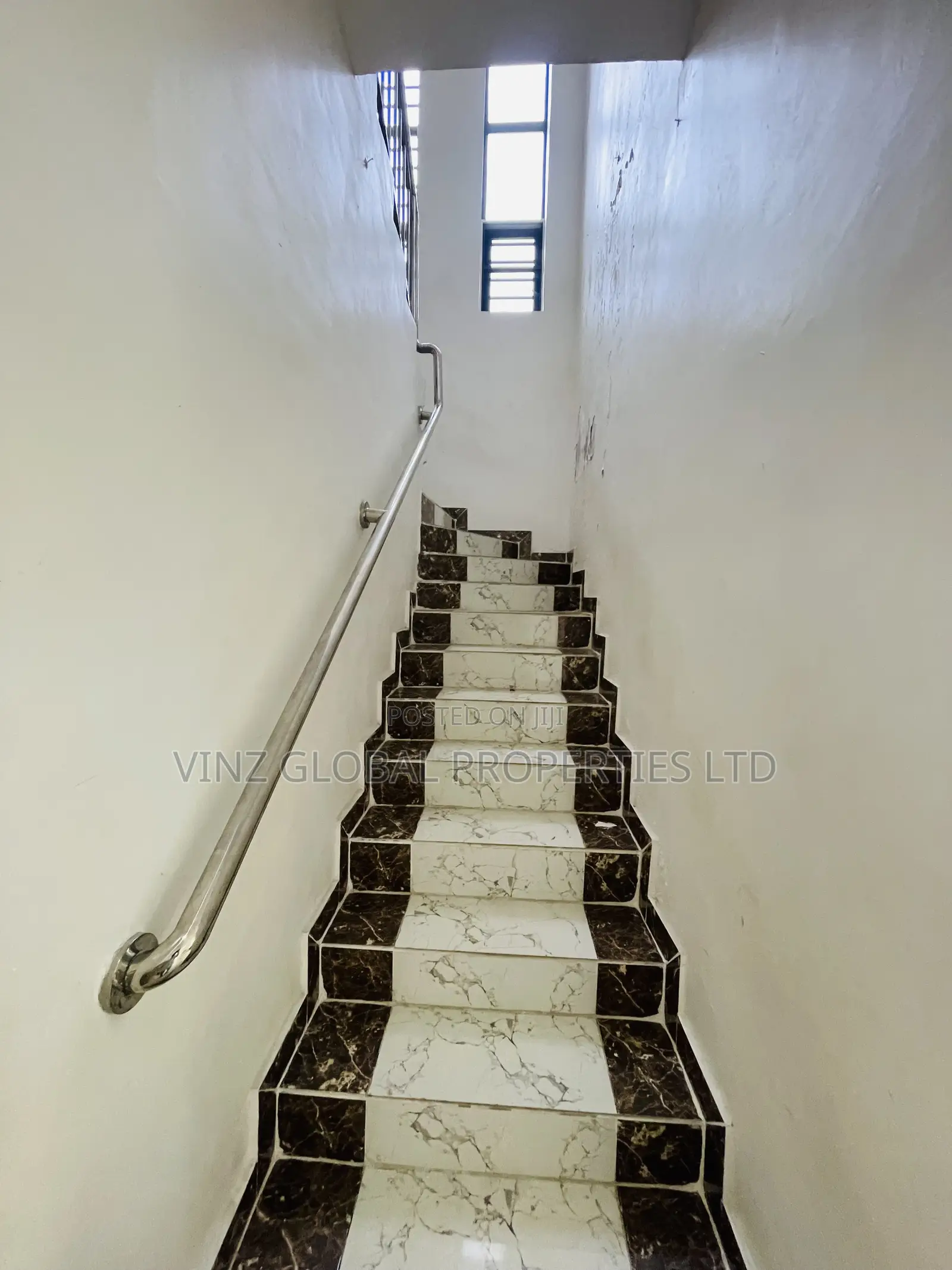 4bdrm Duplex in Lekki Phase 2 for rent