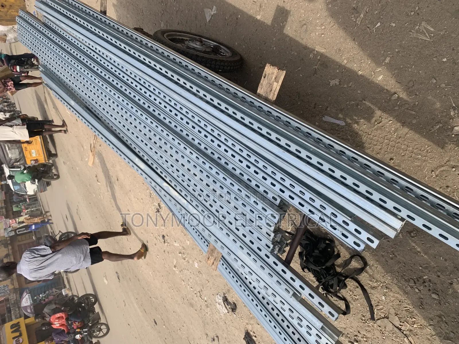 Unit Rust Available 40 by 41 1.5mm Thickness