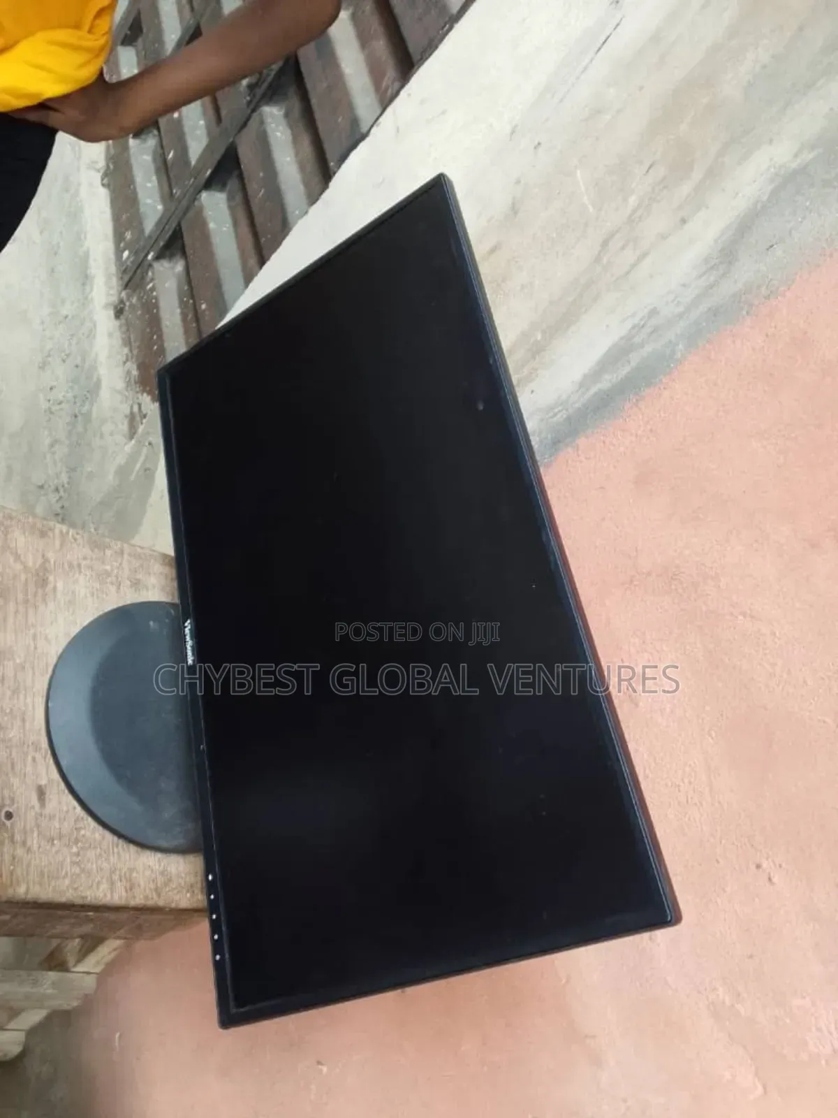 24 Inches Viewsonic Monitor