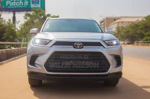 Toyota Highlander XLE AWD 2024 Silver