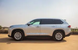 Toyota Highlander XLE AWD 2024 Silver