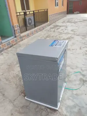 Premium (Hs-186cn) Midea Chest Freezer 142l + Keys