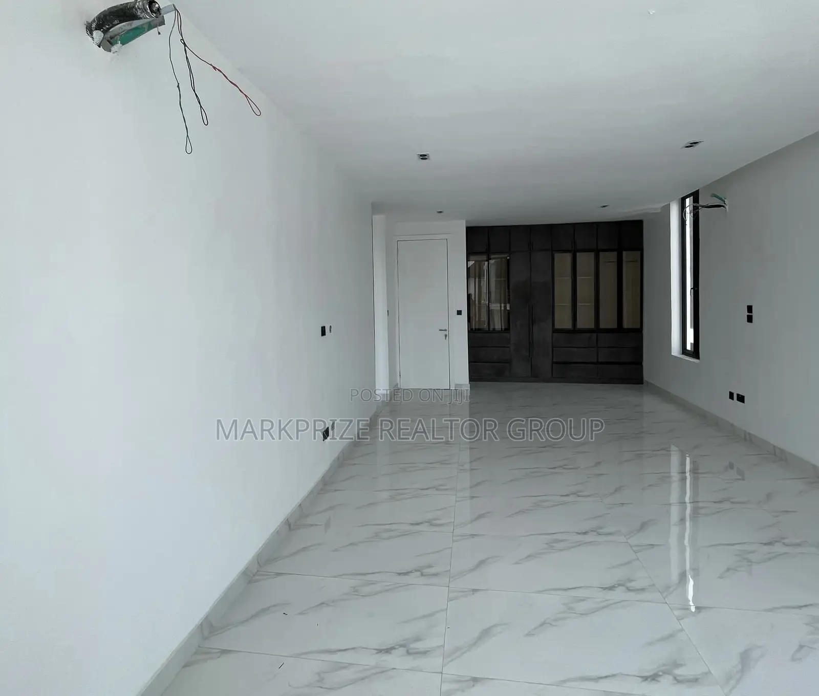 5bdrm Duplex in Lekki County Homes for sale