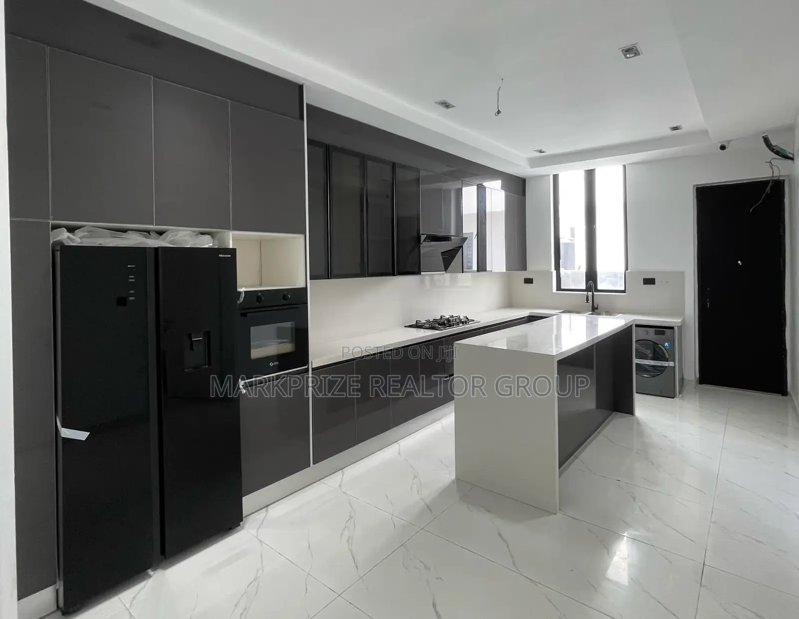 5bdrm Duplex in Lekki County Homes for sale