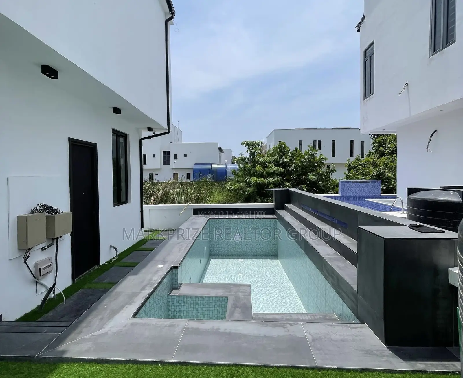 5bdrm Duplex in Lekki County Homes for sale