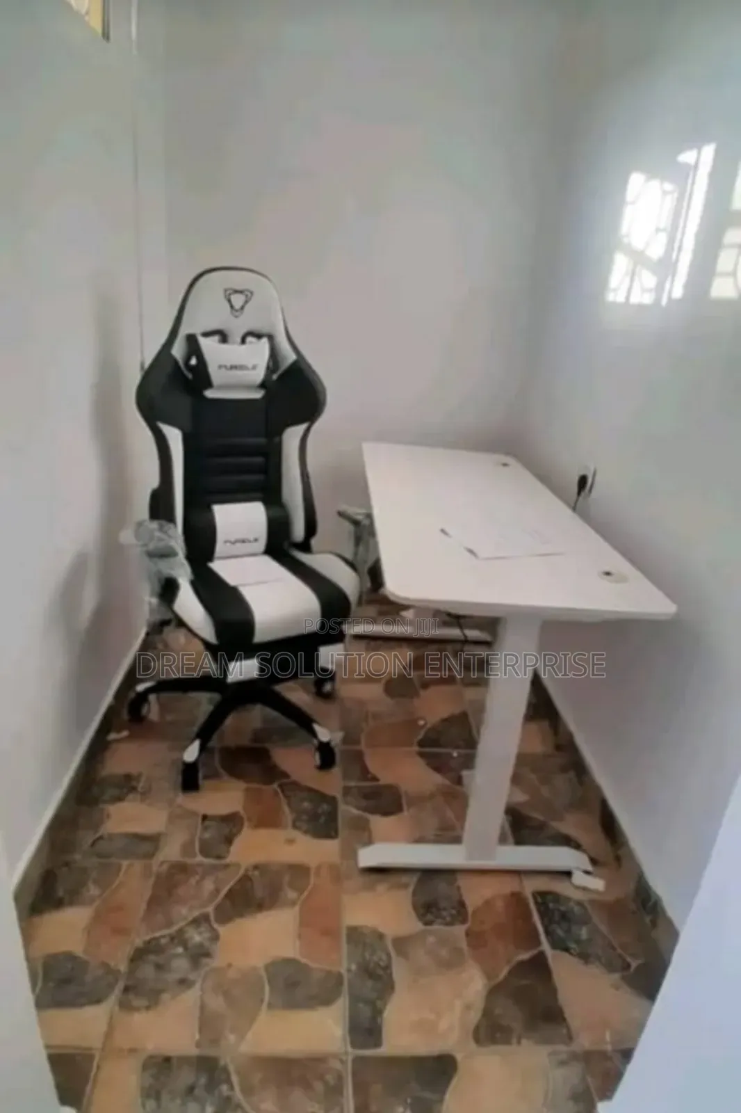 Furgle Game Chair With Table