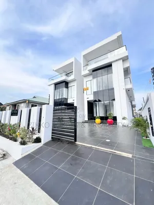 5bedoom Detached Duplex for Sale
